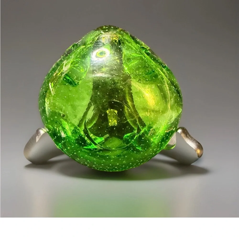 🔥 Vintage Handblown Emerald Green Controlled Bubbles Art Glass Trinket Dish - Picture 5 of 8